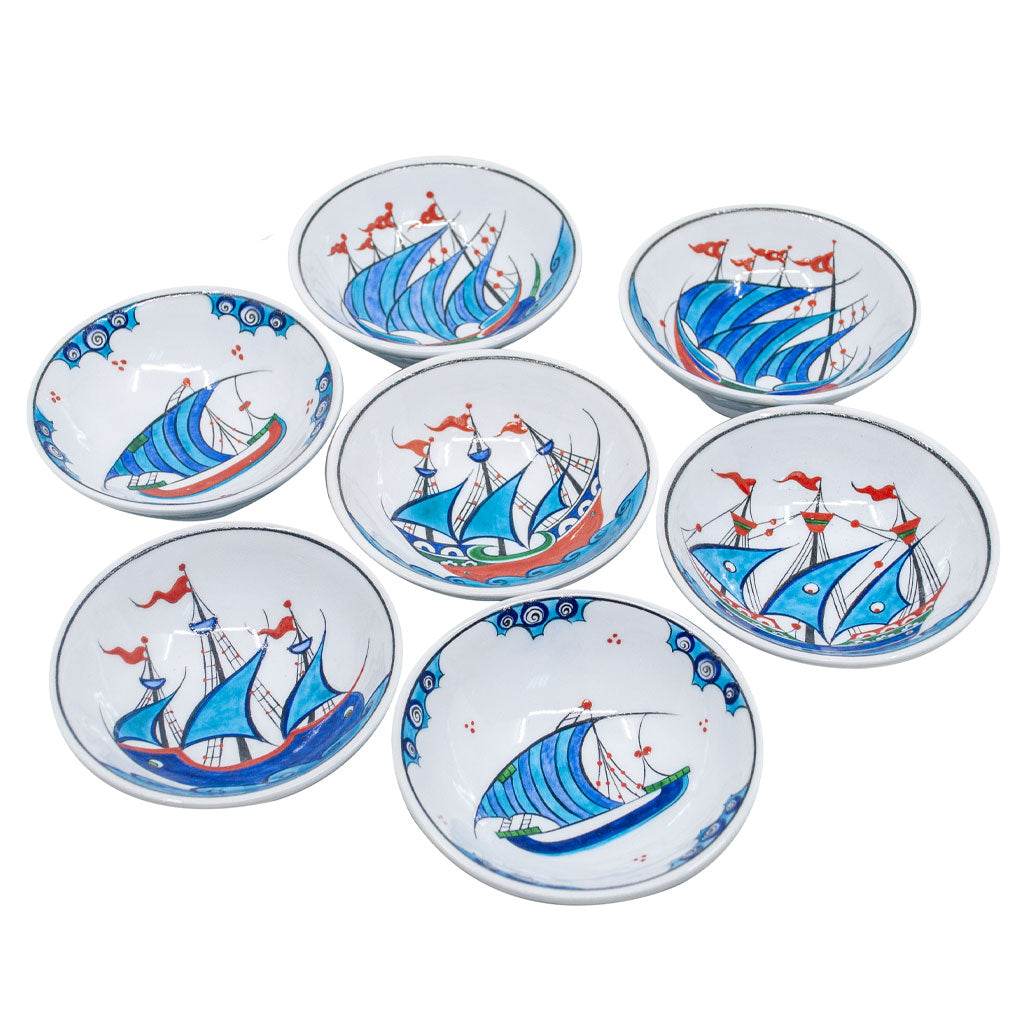 Various galleon pattern iznik serving bowls